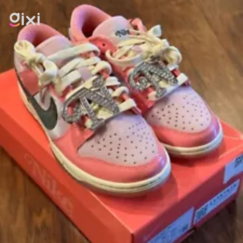 Nike Dunk Low LX Barbie