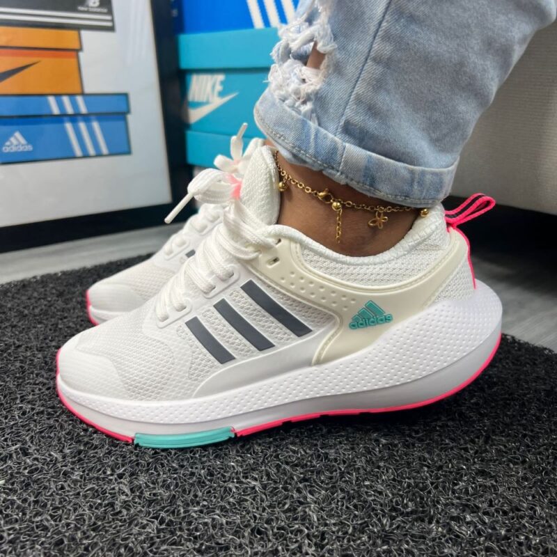 Adidas Ultraboost Light Mujer - Image 3